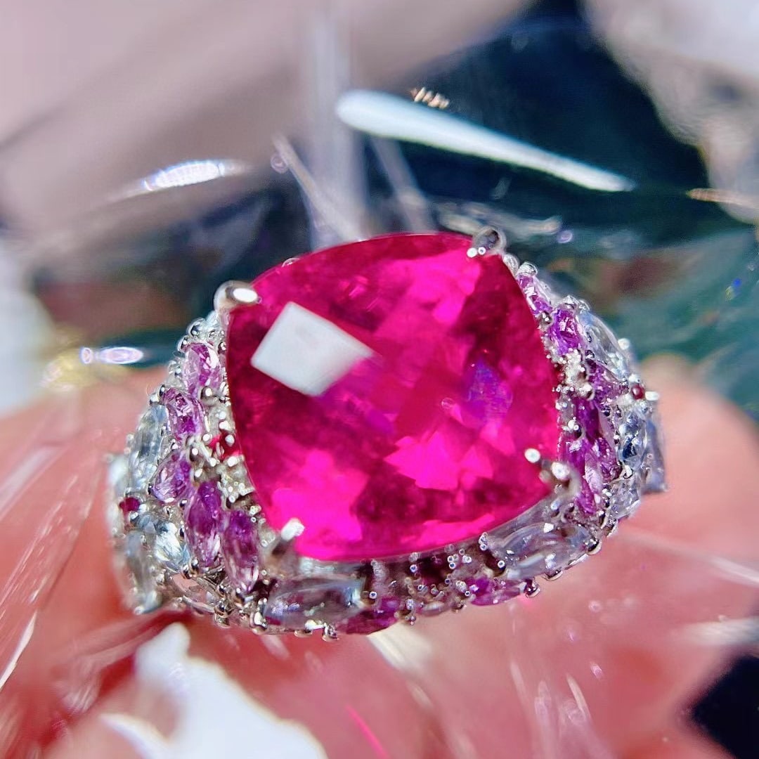 14K GOLD 5.14 CTW NATURAL TOURMALINE & DIAMOND RING: Title:14K GOLD 5.14 CTW NATURAL TOURMALINE & DIAMOND RINGDescription:Ref:230528587Gold Content:14K GoldRing Size:7.25USMain Gemstone:TourmalineNumber of stones:1Shape:CushionCarat Weight:4.8ct