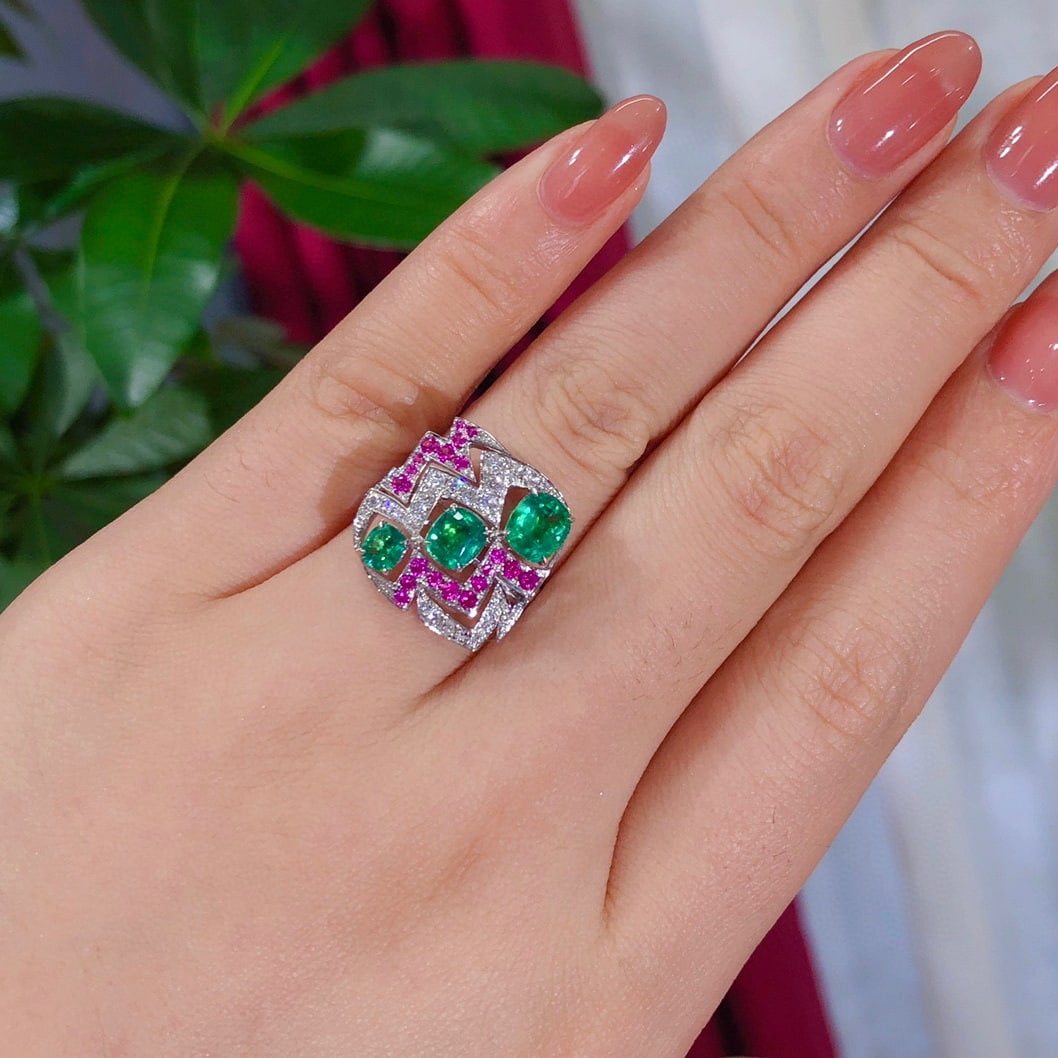 14K GOLD 1.95 CTW NATURAL EMERALD & DIAMOND RING - 4