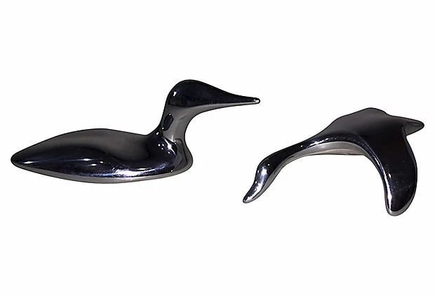 Hoselton Bird Mini Sculptures P/2: Title:Hoselton Bird Mini Sculptures P/2Description:Pair of artisan Hoselton bird figurines. Both with stamps and hand marked. Made in Canada. Duck measures 5.25" L by 2" W by 1.75 H marked,