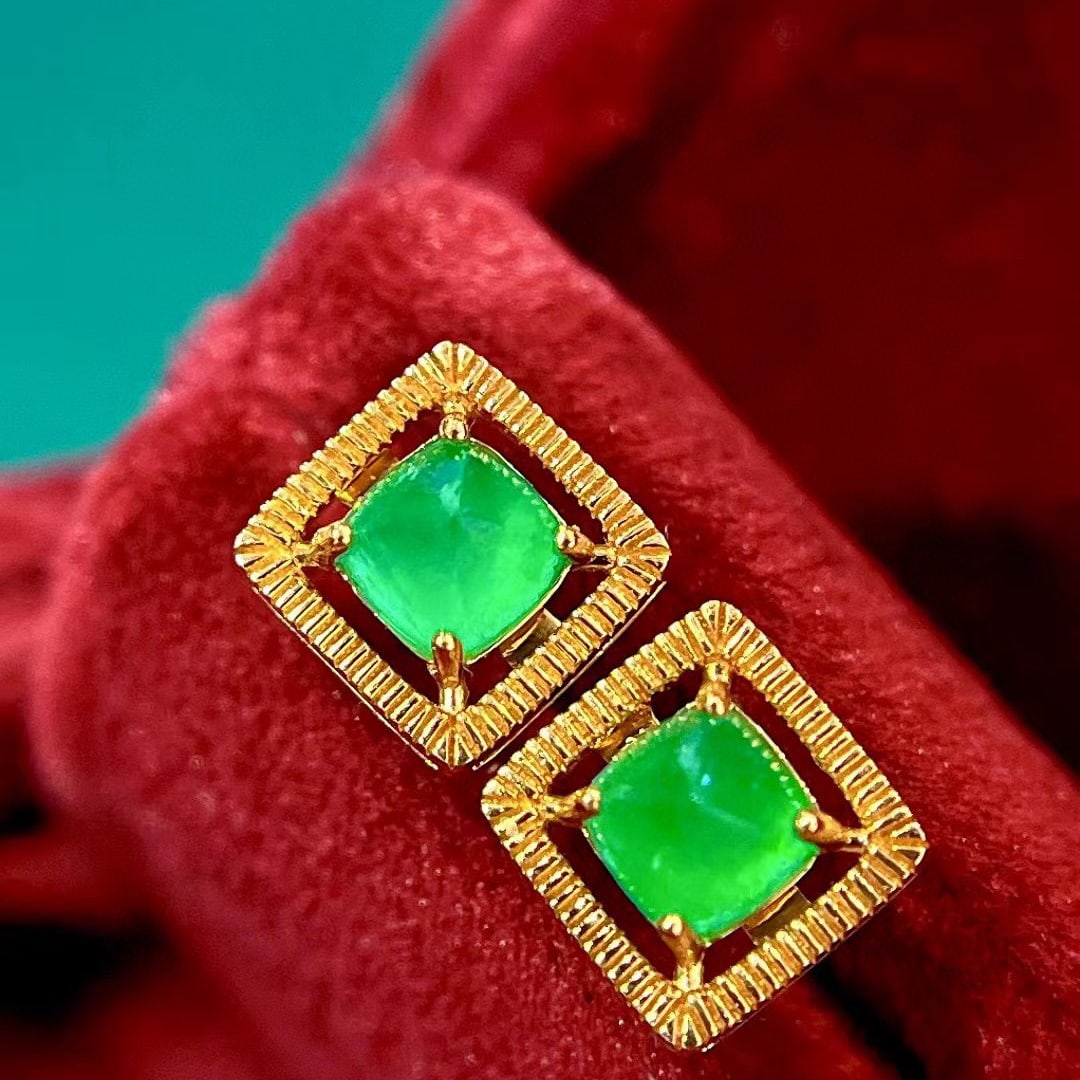 14K GOLD 1.5 CT VIVID GREEN NATURAL EMERALD EARRINGS - 2