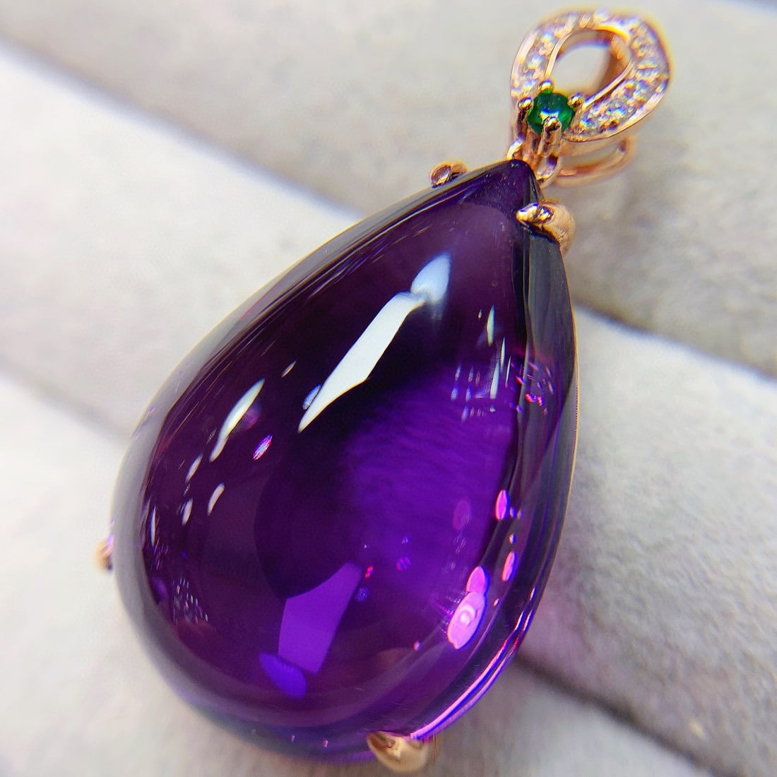 14K GOLD 26.2 CT NATURAL AMETHYST & TSAVORITE & DIAMOND PENDANT - 4