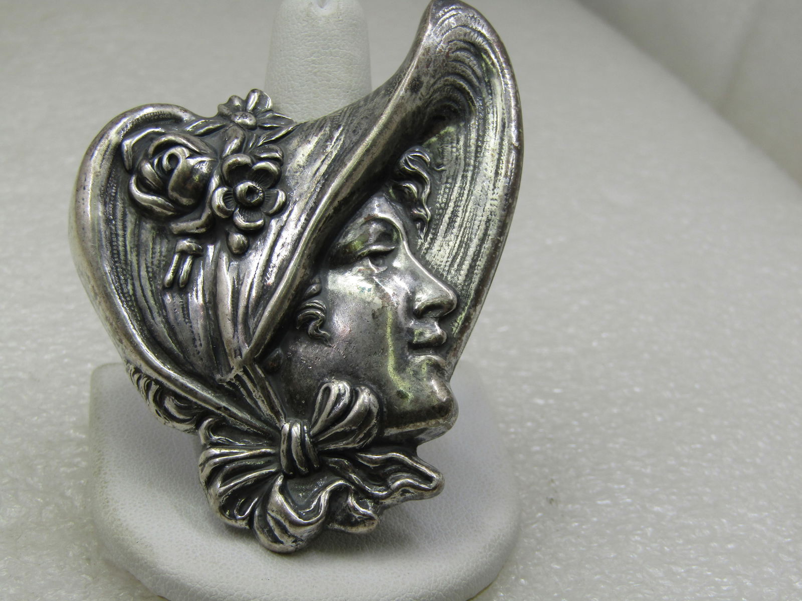 Vintage Art Nouveau Woman in Bonnet Brooch, unsigned Unger, 2.5" by 2.25" - 2
