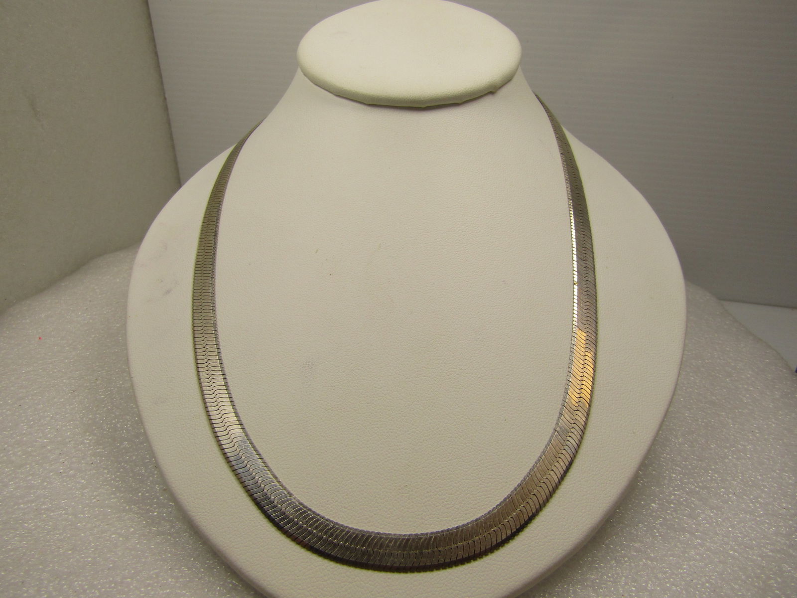 Vintage Sterling 7mm Wide Herringbone Necklace, Unisex, Signed Alfi, 1980's: Title:Vintage Sterling 7mm Wide Herringbone Necklace, Unisex, Signed Alfi, 1980'sDescription:Vintage Sterling 7mm Wide Herringbone Necklace, Unisex, Signed Alfi, 1980's. Lobster clasp and marked