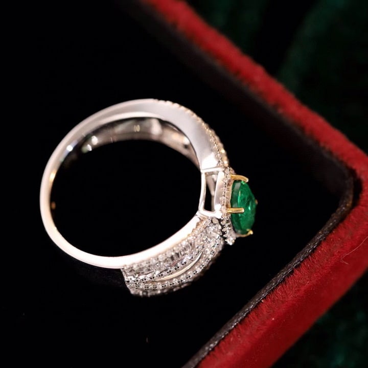 14K GOLD 1.25 CTW NATURAL EMERALD & DIAMOND RING - 7