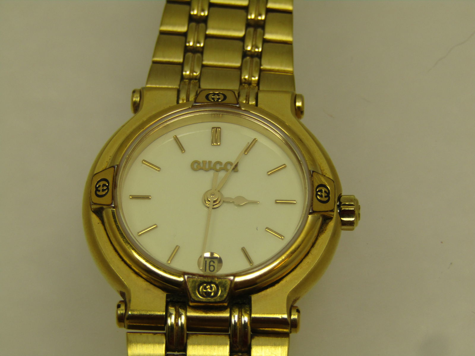 Ladies' Gucci Gold Tone Watch with Date & Second Hand, 1980's-1990's, Runs - 5