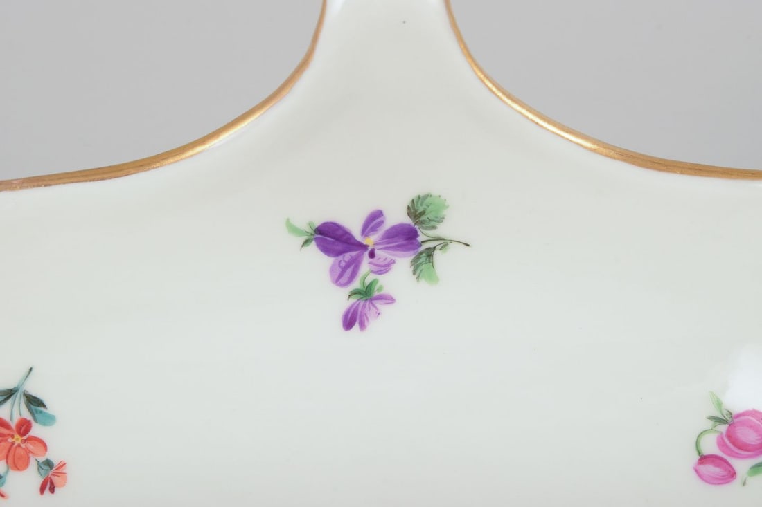 Meissen, Germany, porcelain sauce boat on foot. Approx. 1920. - 5