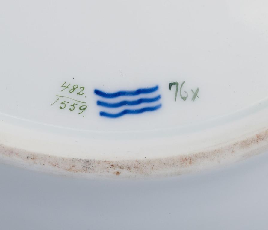 Royal Copenhagen Saxon Flower, very large oval serving platter in porcelain. Early 20th C. - 8