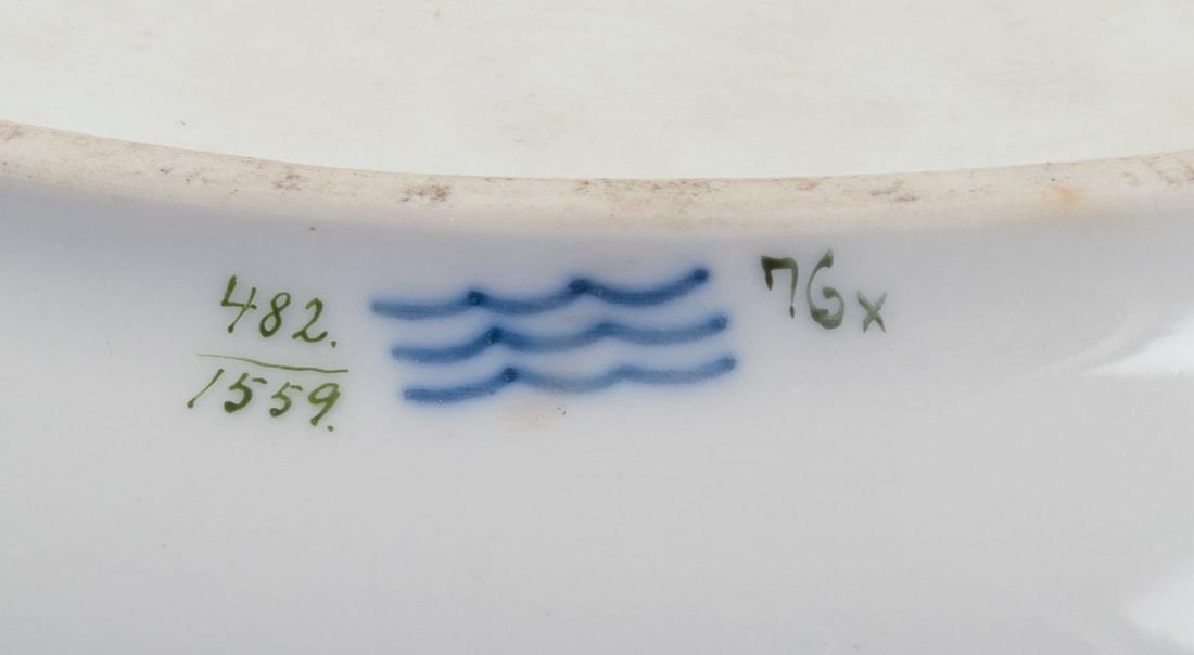 Royal Copenhagen Saxon Flower, very large oval serving platter in porcelain. Early 20th C. - 8