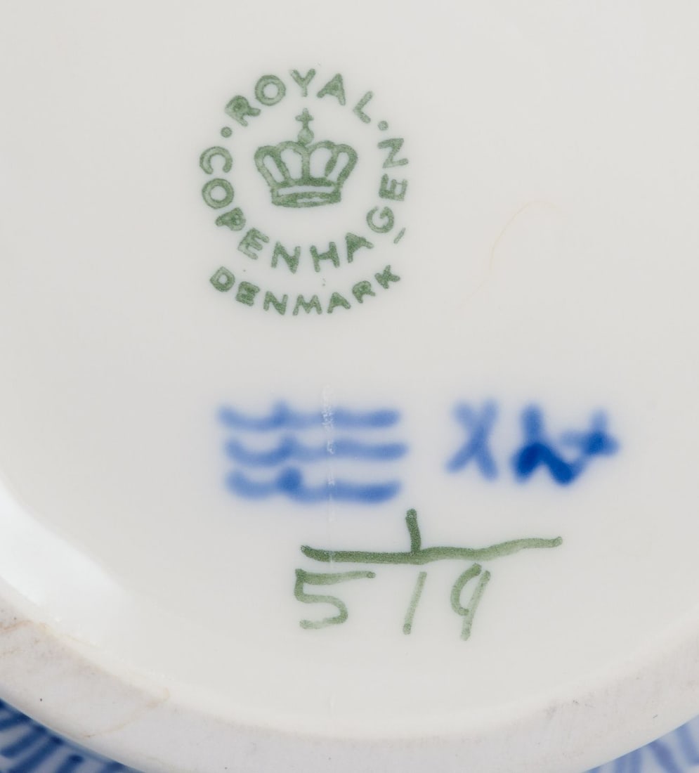 Royal Copenhagen Blue Fluted Half Lace, porcelain coffee pot. Dated 1969-1974. - 9