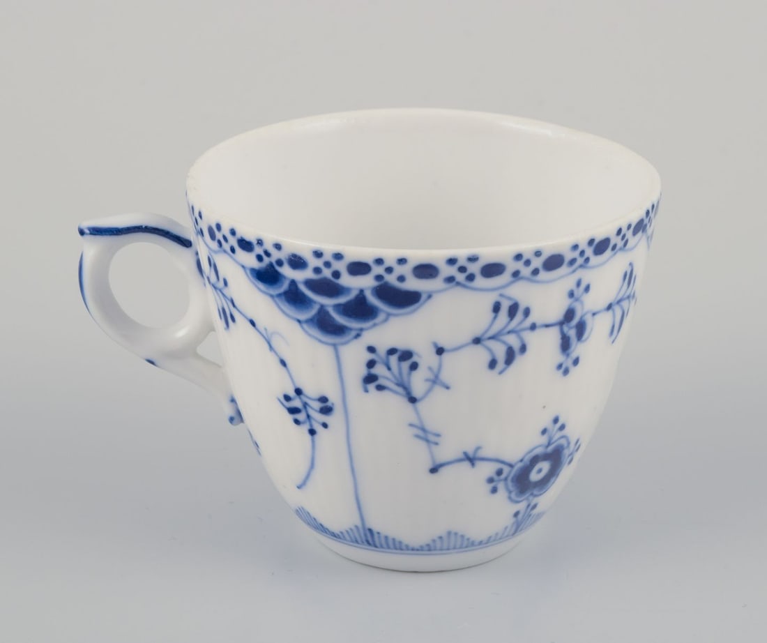 Royal Copenhagen Blue Fluted Half Lace. A set of four porcelain coffee cups with saucers. - 4