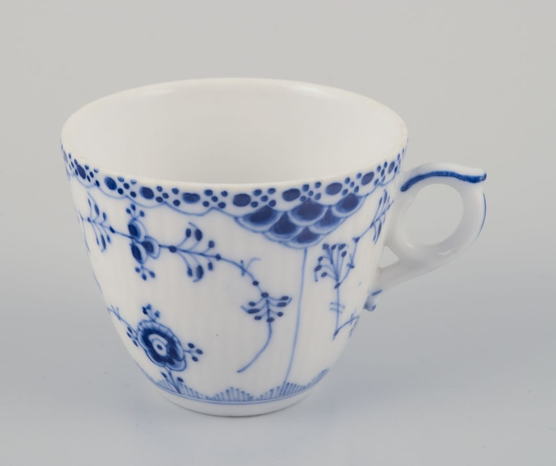Royal Copenhagen Blue Fluted Half Lace. A set of four coffee cups with saucers. 1930s - 3