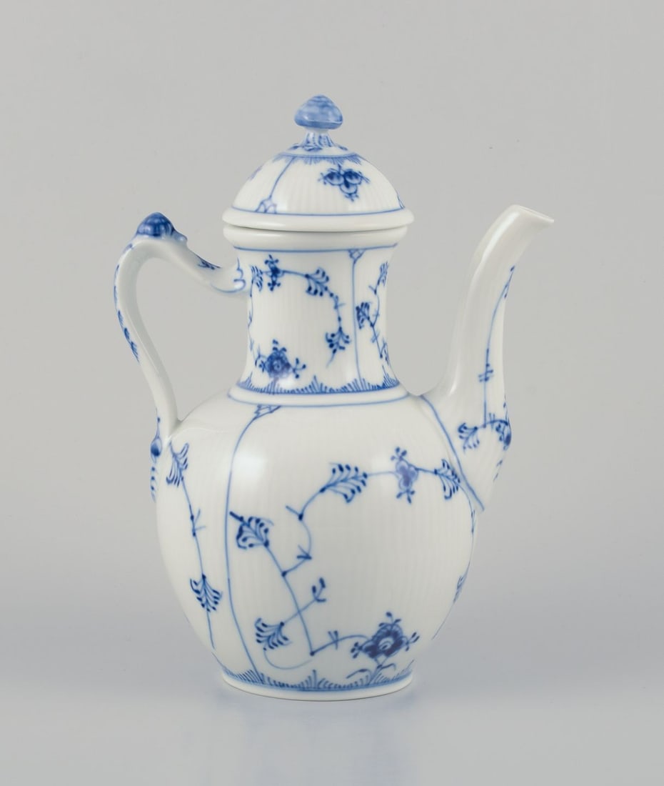 Royal Copenhagen Blue Fluted Plain, hand-painted coffee pot in porcelain. 1969-1974 - 2