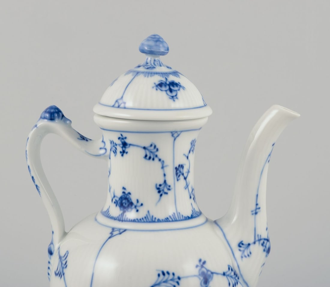 Royal Copenhagen Blue Fluted Plain, hand-painted coffee pot in porcelain. 1969-1974 - 3