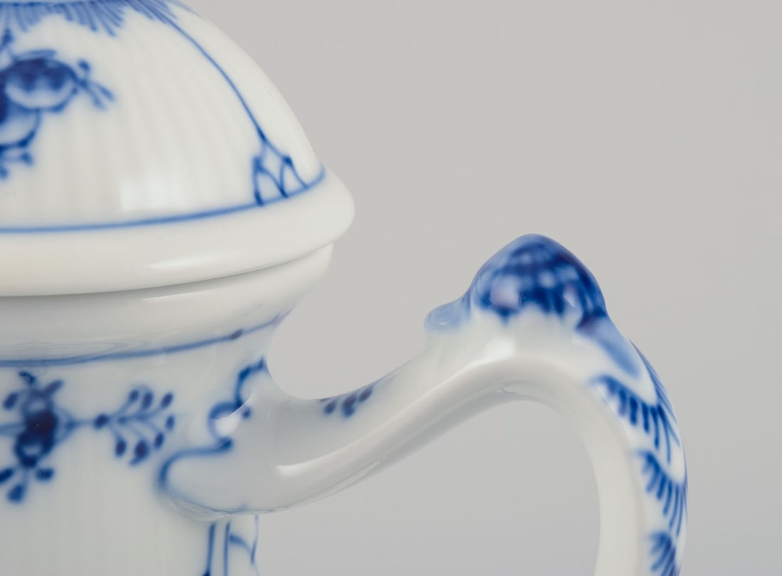 Royal Copenhagen Blue Fluted Plain, hand-painted coffee pot in porcelain. 1969-1974 - 6
