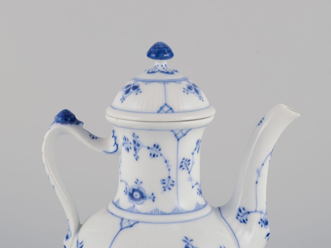 Royal Copenhagen Blue Fluted Plain porcelain coffee pot. Snail handle. Approx. 1930 - 3