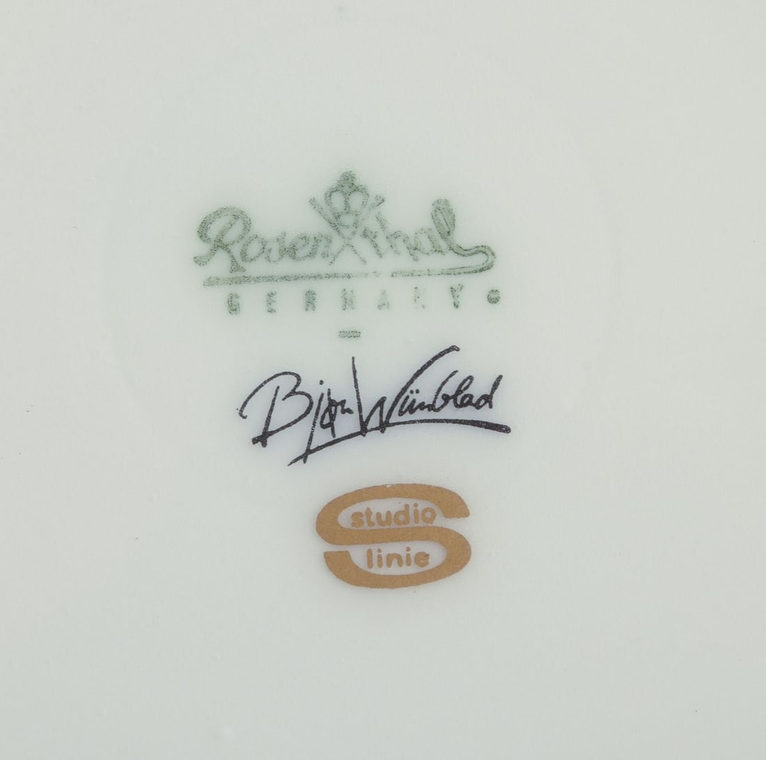 Bjørn Wiinblad for Rosenthal Studio Line. Flower pot in white porcelain. Motif of woman and - 5