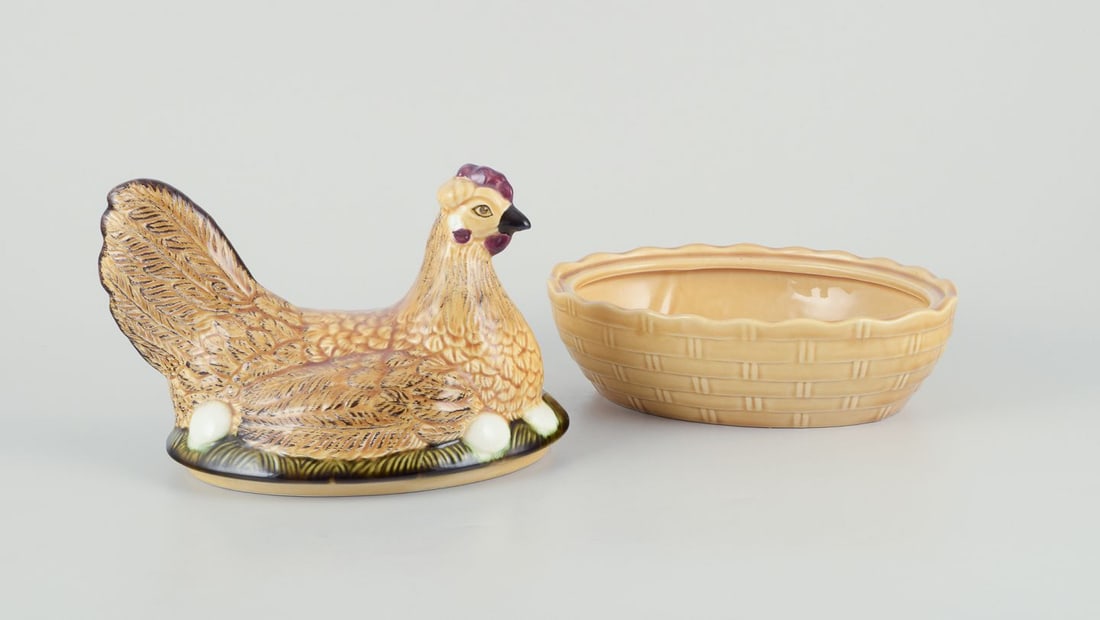Porcelain hen bowl. Probably Germany. Mid-20th century. - 3