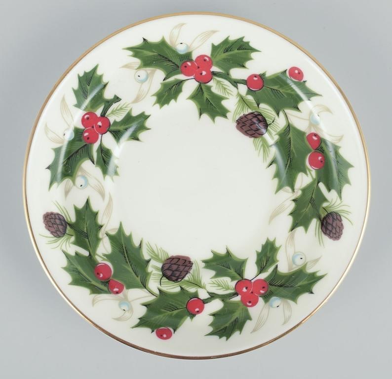 Royal Tuscan, England. Three pairs of cups with handles.“Noel” series. 20th C. - 5