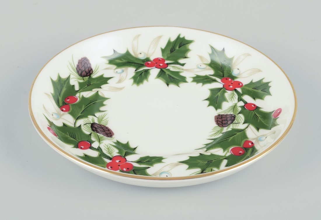 Royal Tuscan, England. A set of six cups with handles. “Noel” series. 20th C. - 5