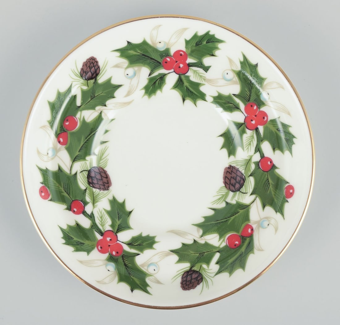 Royal Tuscan, England. A set of six cups with handles. “Noel” series. 20th C. - 6