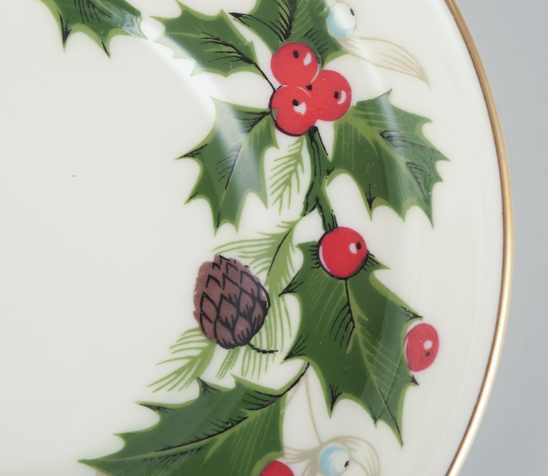 Royal Tuscan, England. A set of six cups with handles. “Noel” series. 20th C. - 7