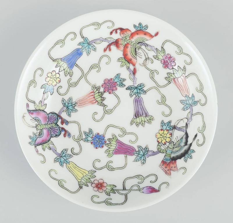 China, three porcelain bowls. Classic motifs with flowers and butterflies. 20th C. - 5