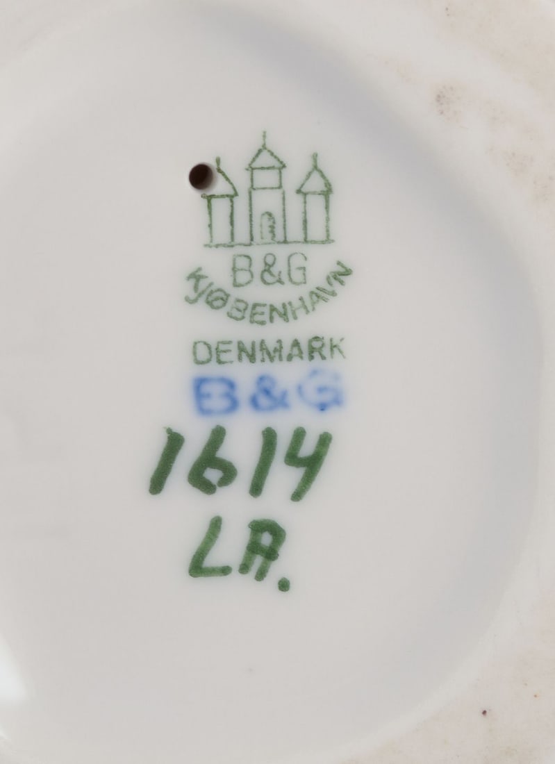 Bing & Grondahl, porcelain figurine of a little girl and boy. Approx. 1930s - 7