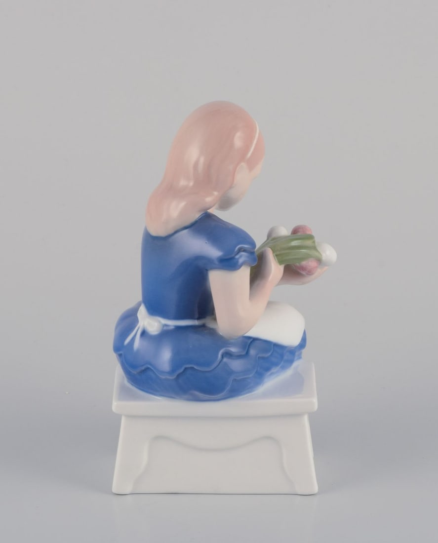 Bing & Grondahl, Denmark. Porcelain figurine of a seated girl with a bouquet of flowers, 1930s - 4