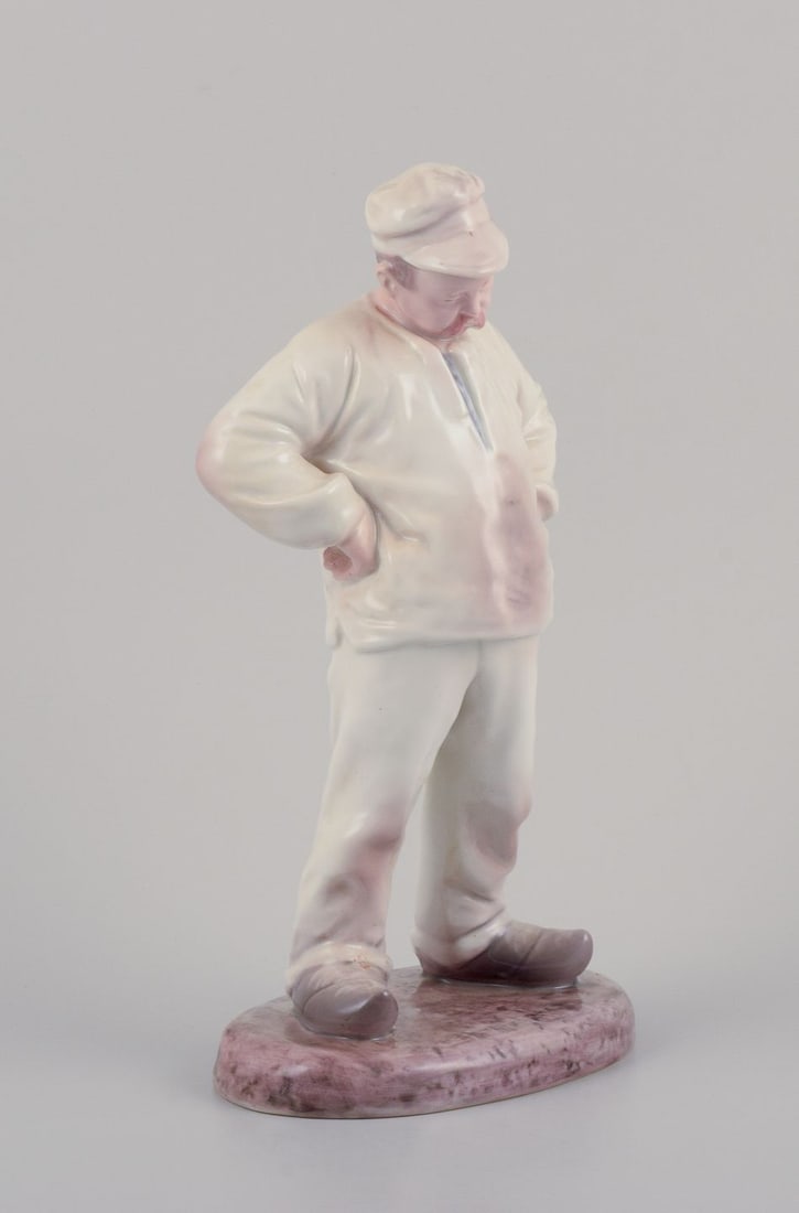 Bing & Grondahl, porcelain figurine of a bricklayer. 1920s/30s - 2