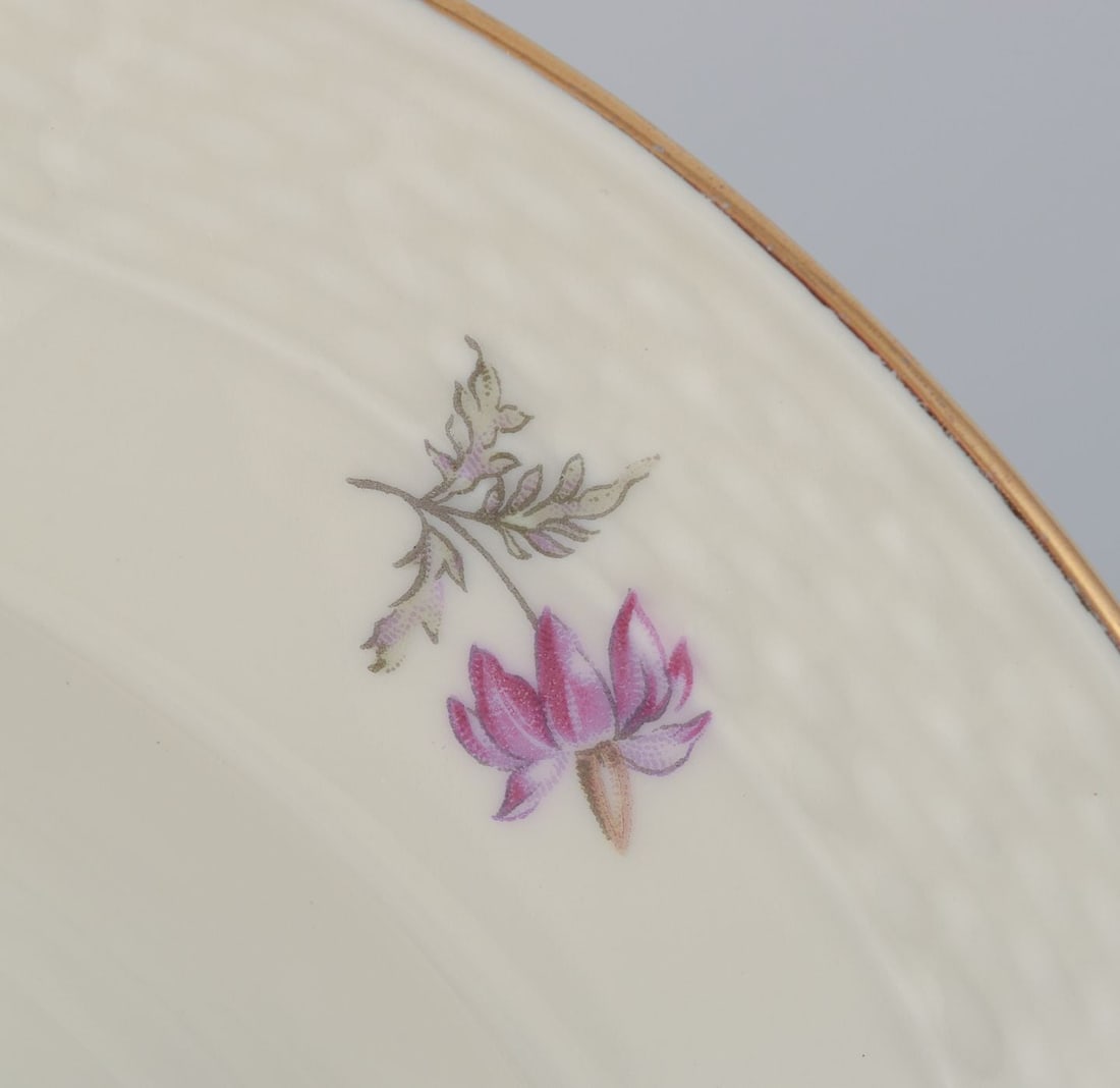 Royal Copenhagen "Frijsenborg". Five deep plates in porcelain with floral motifs and gold rim. - 4