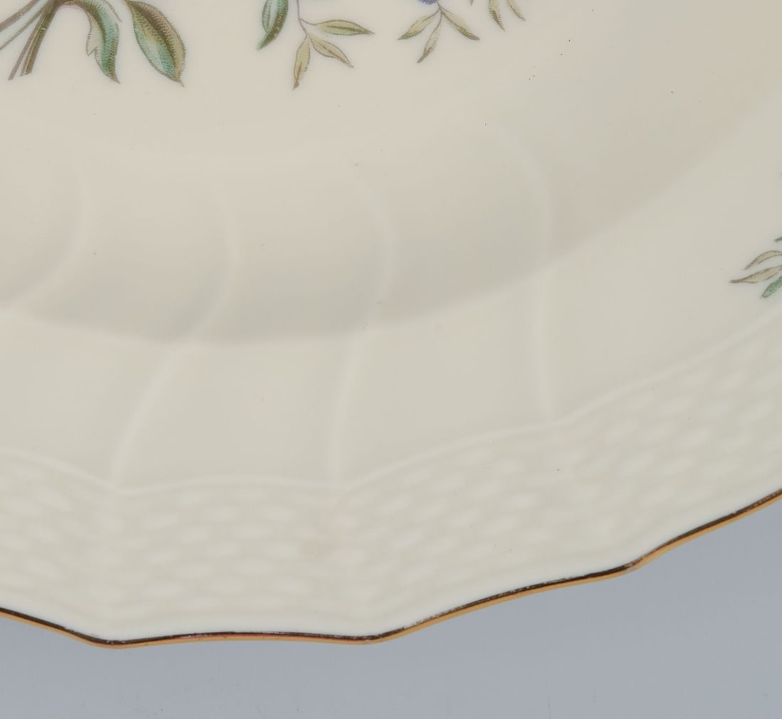 Royal Copenhagen "Frijsenborg". Five deep plates in porcelain with floral motifs and gold rim. - 5