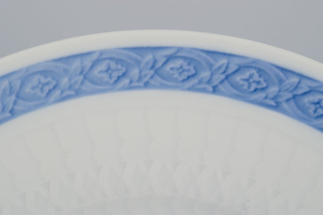 Royal Copenhagen Blue Fan, three lunch plates in porcelain. 1960s/1970s. - 3