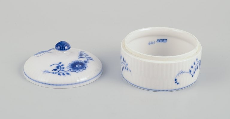 Royal Copenhagen Blue Fluted Plain lidded jar in porcelain. Rare model. - 2