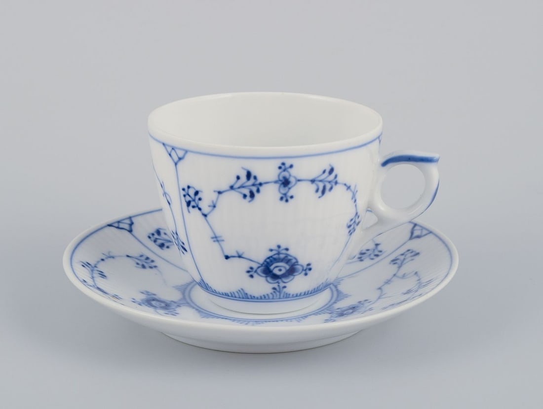 Royal Copenhagen Blue Fluted Plain. Six coffee cups with saucers. 1930s. - 2