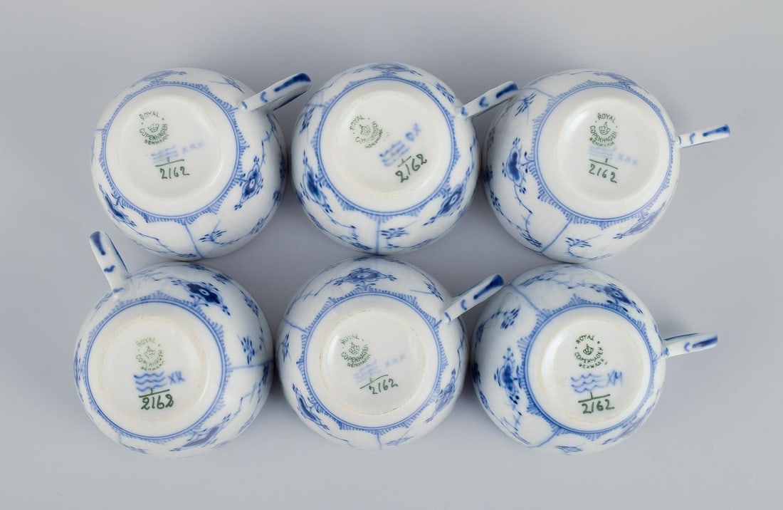Royal Copenhagen Blue Fluted Plain. Six coffee cups with saucers. 1930s. - 7