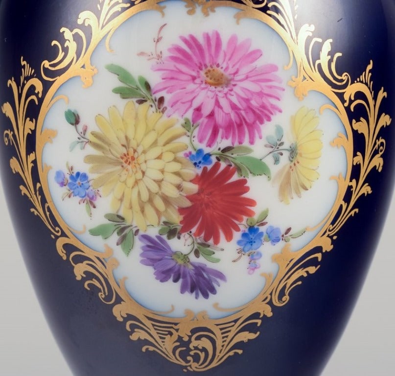 Meissen, Germany. Porcelain vase in Sevres Bleu. Approx. 1920s/30s - 3
