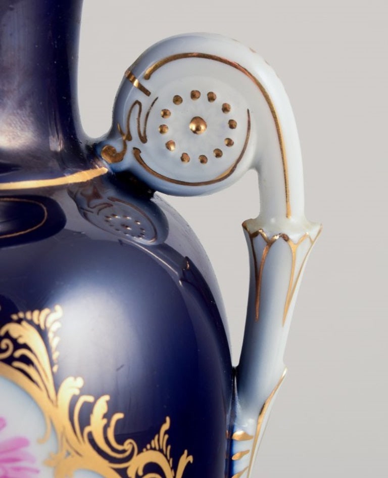 Meissen, Germany. Porcelain vase in Sevres Bleu. Approx. 1920s/30s - 6