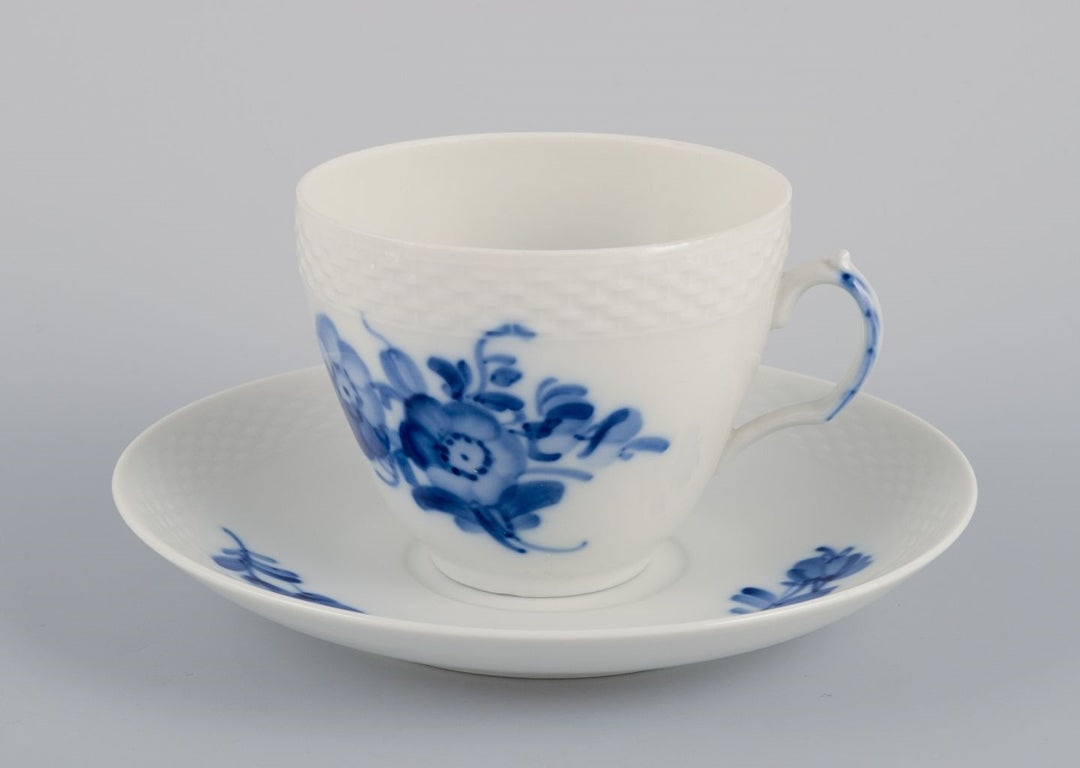 Royal Copenhagen, Blue Flower Braided. Four coffee cups with saucers in porcelain. Dated 1966 - 2