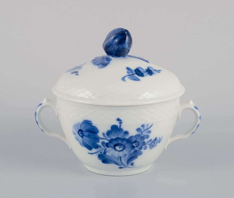 Royal Copenhagen Blue Flower Braided, creamer and sugar bowl in porcelain. - 6