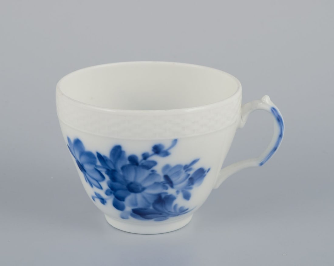 Royal Copenhagen Blue Flower Braided, six coffee cups with saucers in porcelain. 1950s/60s - 3