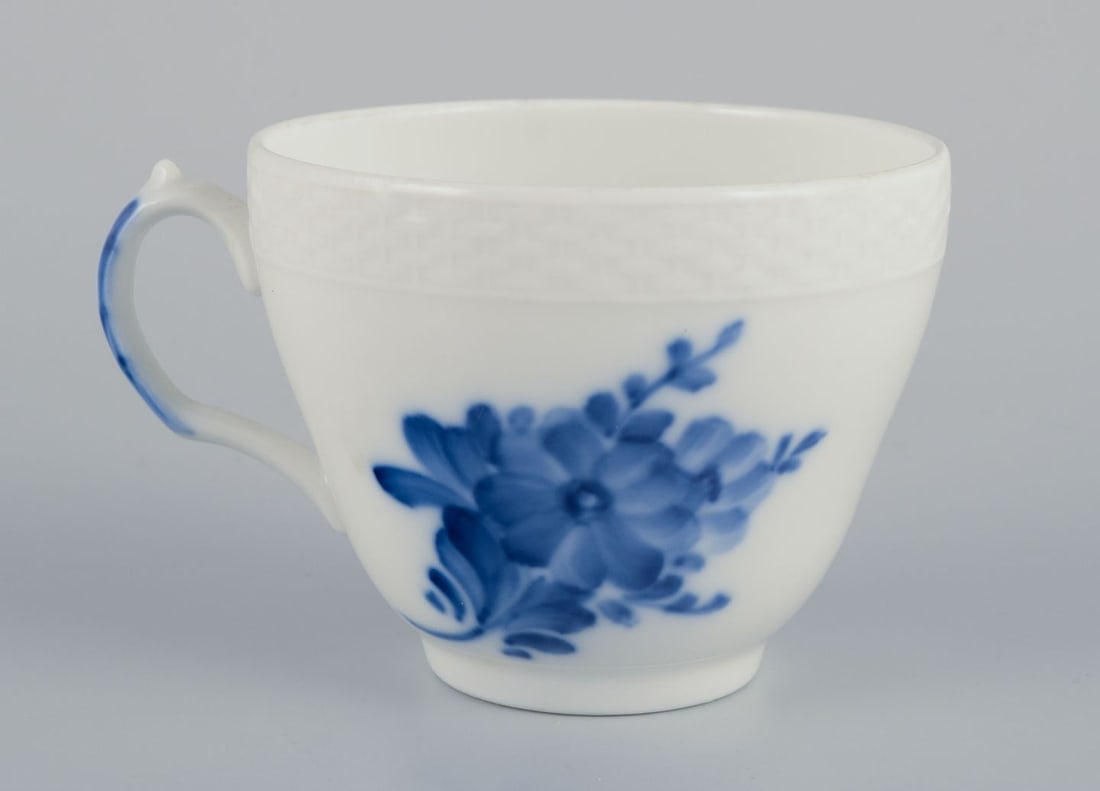 Royal Copenhagen Blue Flower Braided, six coffee cups with saucers in porcelain. 1950s/60s - 6