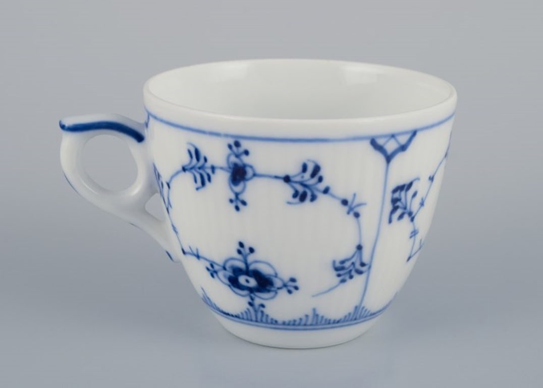 Royal Copenhagen Blue Fluted Plain. Five coffee cups with saucers in porcelain. - 4