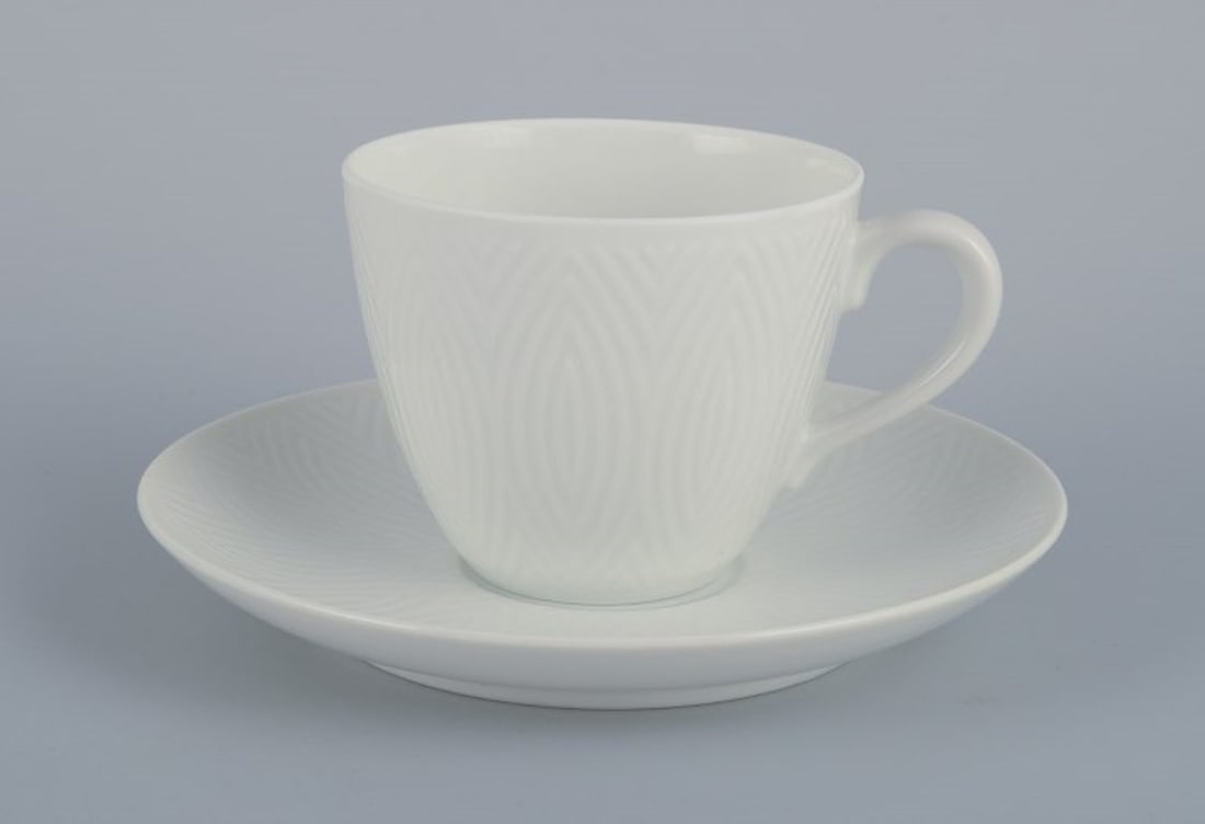 Axel Salto for Royal Copenhagen. Six pairs of coffee cups and saucers in white porcelain. Dated 1962 - 2