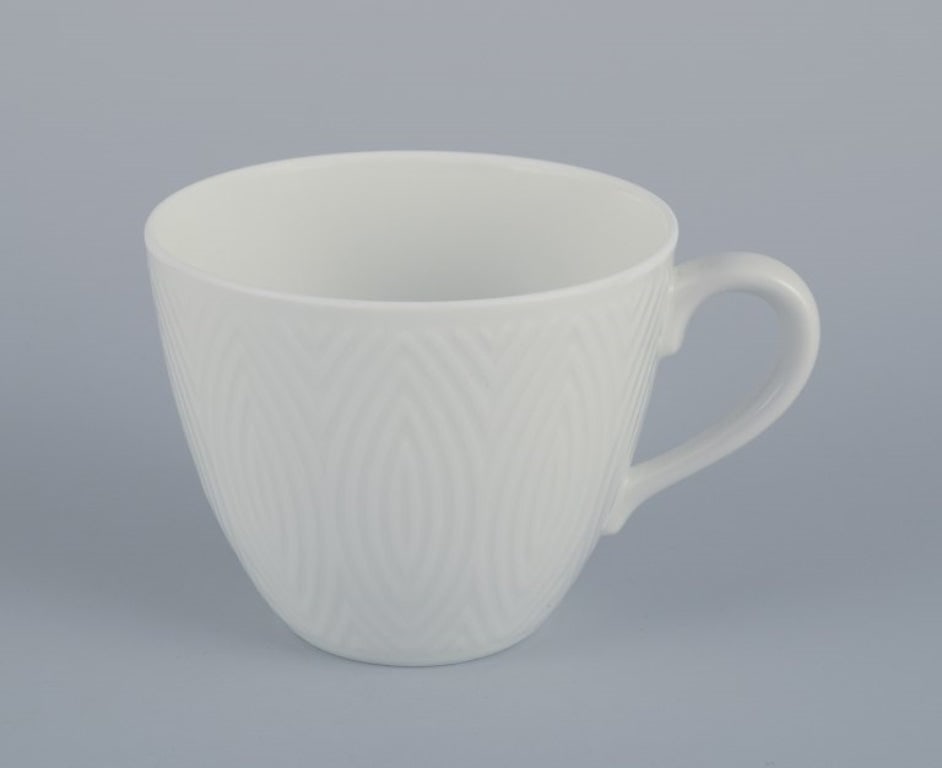 Axel Salto for Royal Copenhagen. Four pairs of coffee cups & saucers in white porcelain. - 3