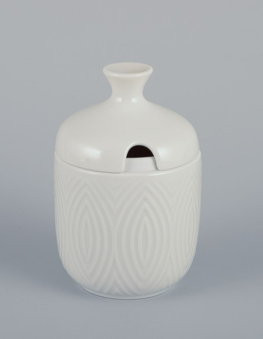 Axel Salto for Royal Copenhagen. Mustard pot and small bowl in white porcelain. Dated 1959/1961 - 2