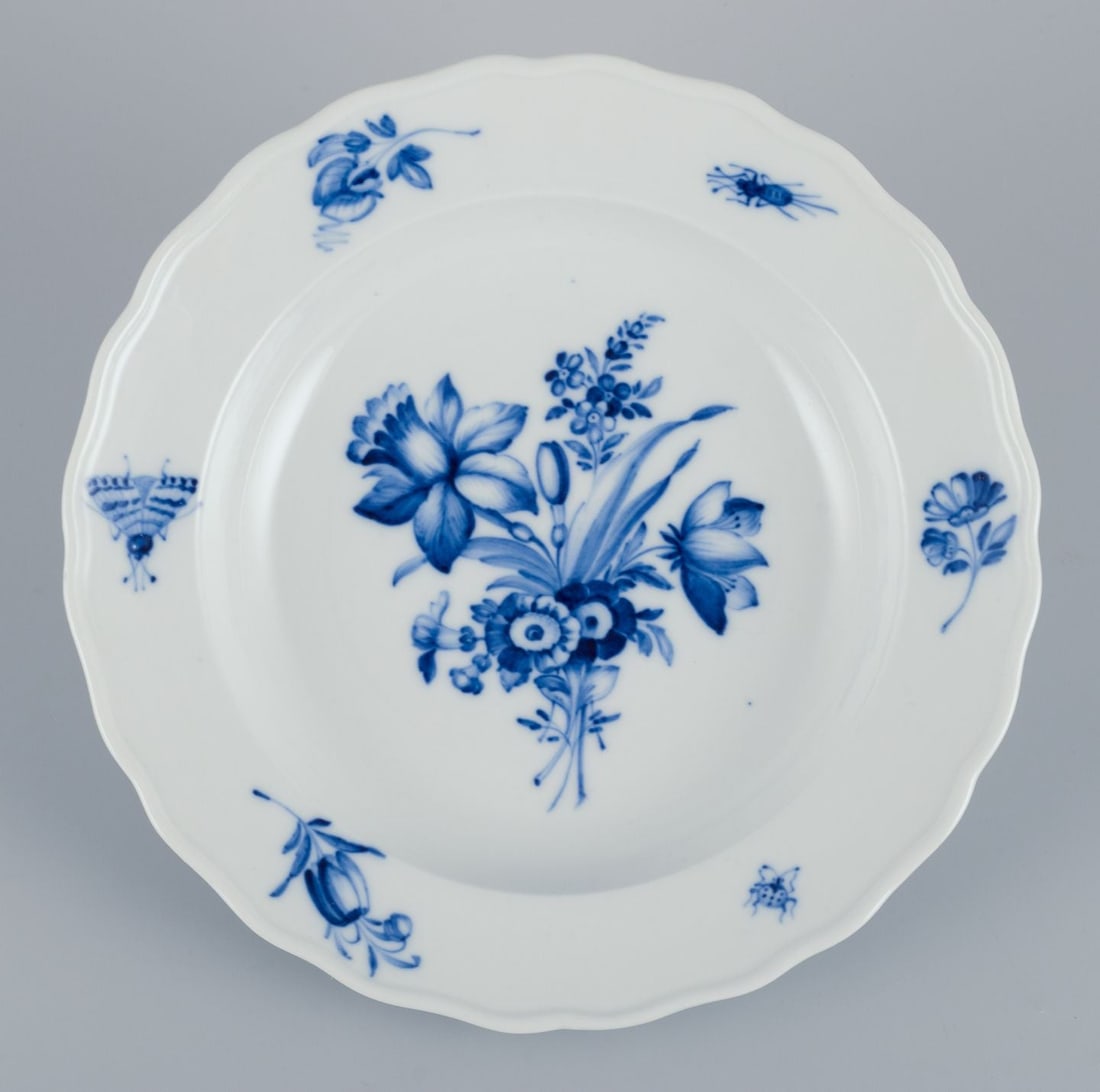 Meissen, Germany, three large deep plates in porcelain with flowers and insects. 19th C. - 4