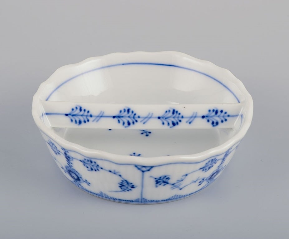 Royal Copenhagen Blue Fluted Plain. Ashtray in porcelain. Approx. 1930. - 2