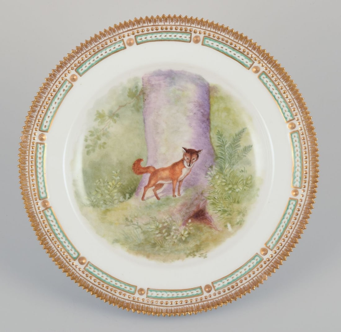 Royal Copenhagen Fauna Danica, dinner plate featuring a motif of a fox. Dated 1926: Title: Royal Copenhagen Fauna Danica, dinner plate featuring a motif of a fox. Dated 1926 Description: Royal Copenhagen Fauna Danica, dinner plate featuring a motif of a fox. Hand-painted. Gold rim. P