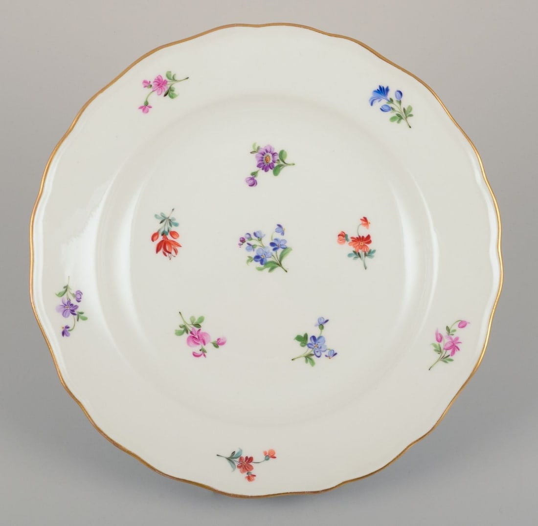 Meissen, Germany. A set of five deep dinner plates in porcelain. Approx. 1920s/30s. - 3
