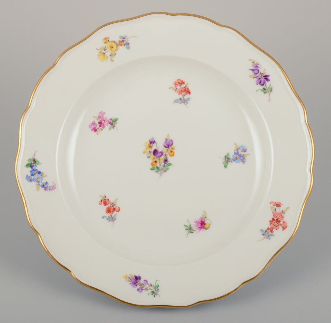 Meissen, Germany. A set of five deep dinner plates in porcelain. Approx. 1920s/30s. - 4